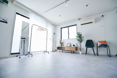 朝、自然光の様子 - 撮影スタジオ プロローグ Studio Prologue プロカメラマン監修 撮影スタジオの室内の写真