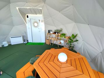 ⑦ドームテント内 - 宮城県初！ガレージレンタルスペース　ドームテント新設！ 県内初！ガレージスタジオ【エジソン】400坪☆ドームテントあり☆の室内の写真