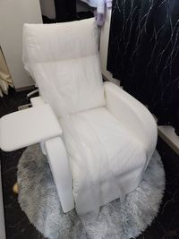 minoriba_池袋二丁目店 レンタルサロン_ソファースペースの室内の写真