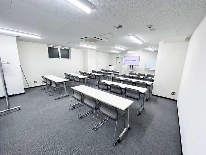 【関内駅より徒歩30秒！好立地な会議室です♪】 - TIME SHARING 横浜関内  セルテアネックス 3Cの室内の写真