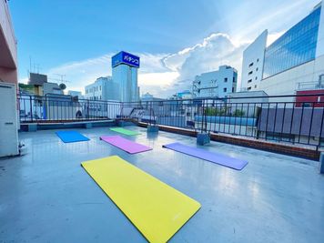 ヨガマット使用時 - 【立川駅3分】隠れ家★SANGO屋上レンタルスペース １月１日終了★隠れ家★SANGO屋上レンタルスペース立川のその他の写真