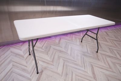 6人掛けテーブル - ワンクロ中目黒スタジオ レンタルスタジオ 多目的スペース 中目黒駅前の室内の写真