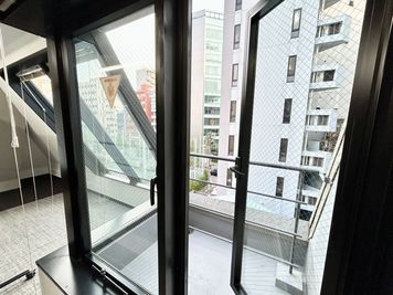 【窓を開けて換気可能です】 - TIME SHARING 東神田 TQ東神田ビル 5Fの設備の写真