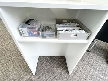 【司会台に備品を設置しています】 - 【閉店】TIME SHARING 東神田 TQ東神田ビル 【閉店】5Fの設備の写真