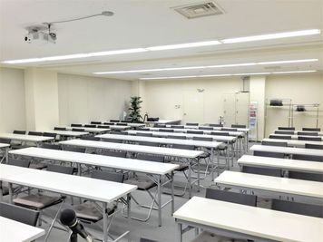 大阪会議室 NSEリアルエステート梅田店 A室の室内の写真