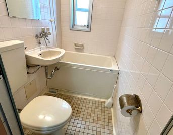 お手洗い、シャワールームがあります。
シャンプー類、タオルのご用意は有りませんのでご注意下さい。 - 【Good Space三軒茶屋】三軒茶屋徒歩3分の好立地！ 【marble三軒茶屋】研修🖊️会議✨大型テレビ[906]の室内の写真