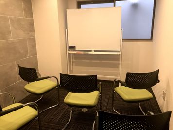 RAKUNA 上野MR2 上野駅徒歩1分　MR２　6名部屋の室内の写真