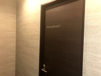 RAKUNA 上野MR2 上野駅徒歩1分　MR２　6名部屋の入口の写真