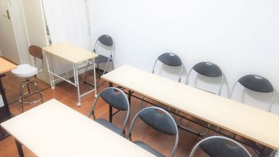 【レイアウト例】セミナー風レイアウトです。
着席は最大8名まで可能です。 - レンタルスペース・シェアオフィス相模原marvelous 【相模原駅 徒歩3分】完全個室、レンタルスペース相模原マーベラスの室内の写真