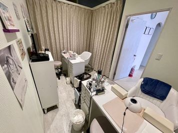 minoriba_シュロアモール筑紫野店 レンタルサロン_ネイルの室内の写真