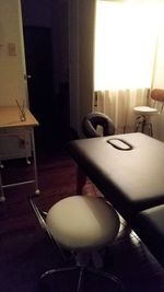 ベッドサイズ
高さ185cm×幅70cm×高さ52～82cm（10段階調節）
推奨耐荷重200ｋｇ
ゆったりタイプのマッサージベッドです。 - レンタルスペース・シェアオフィス相模原marvelous レンタルサロン　マッサージ・エステ・整体・ネイル施術　マーベラスの室内の写真
