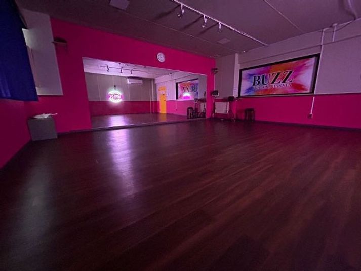 Ast - 福岡博多 レンタルスタジオ　STUDIO BUZZ