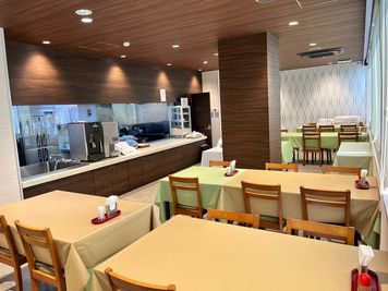 食事スペース - ビジネスホテル光陽 仕込みなど業務利用でもOK！ホテルのキッチンが利用できるの室内の写真