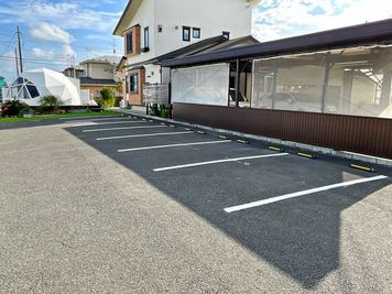 整備された駐車場を完備！
ご安心してお車でお越しください - 宮城県初！ガレージレンタルスペース　ドームテント新設！ 県内初！ガレージスタジオ【エジソン】400坪☆ドームテントあり☆の外観の写真