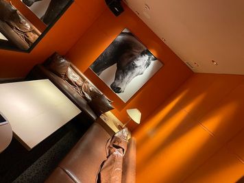 ORIENTAL LOUNGE 静岡 駅近🤍【50名様まではこちら】 映えスポット✨近所にコンビニ✨の室内の写真