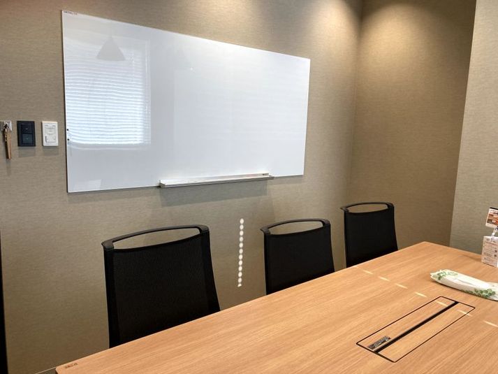 会議室 01 (6名） - H¹T船橋北口（サテライト型シェアオフィス）