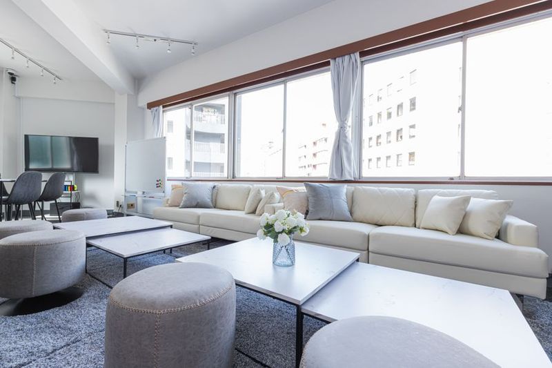 最大40名|神田駅前パーティ/会議/多目的【 half_003】 - LAMP(ランプ)神田駅北口店