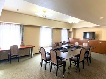 コワーキング＆小会議 - ホテルサンプラザ堺本館 レンタルスペース「フェニックスルーム」の室内の写真