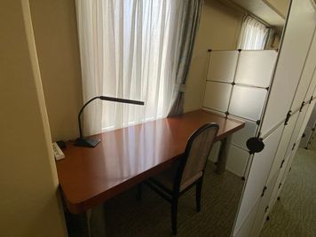 コワーキングスペース①
 - ホテルサンプラザ堺本館 レンタルスペース「フェニックスルーム」の室内の写真