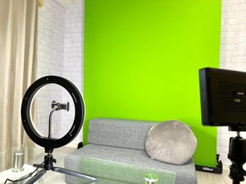 照明・グリーンバック等撮影機材も完備！ - FUN SPACE新宿歌舞伎町【2024年5月リニューアル🎉】 FUN SPACE 新宿歌舞伎町の室内の写真