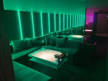 ORIENTAL LOUNGE 岡山 駅近🤍【101名様-150名様まではこちら】 映えスポット✨の室内の写真