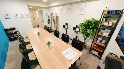 ホワイトボード側から見たスペース内 - セントラル大手町 神田駅から５分のご近所会議室大手町１時間〜多種利用OK🌸の室内の写真