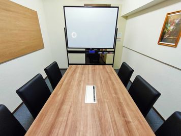LINCRASトーカン博多 LINCRAS貸し会議室トーカン博多の室内の写真