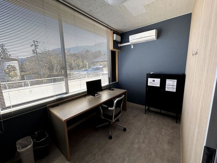 ソロワークスペース横個室（個室A） - YOROffice