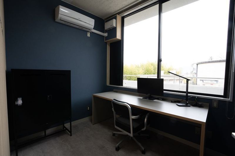 ソロワークスペース横個室（個室E） - YOROffice