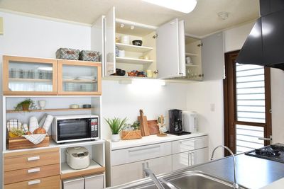 １階キッチン ※ガスコンロ・水道・調理器具・食器類ご使用いただけます。 - スタジオピア 10経堂 撮影スタジオの室内の写真