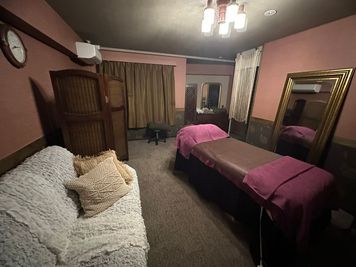 完全個室のスペースでゆっくり施術ができます - minoriba_赤坂南店 レンタルサロン_スペース1の室内の写真