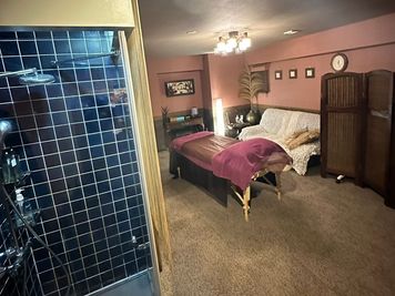 完全個室のスペースでゆっくり施術ができます - minoriba_赤坂南店 レンタルサロン_スペース1の室内の写真