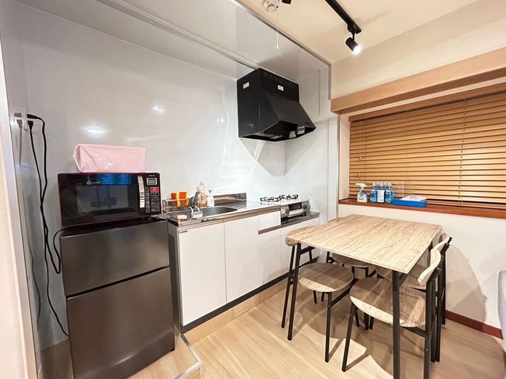 最大18名【リフォーム済みで綺麗な部屋】Epsilon_002 - LAMP（ランプ）キッチン