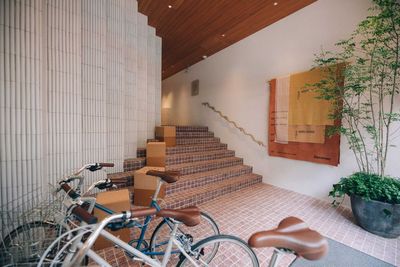 Kant. WORK LOUNGE 気軽に使える半個室タイプ会議室（2C・4名）の外観の写真