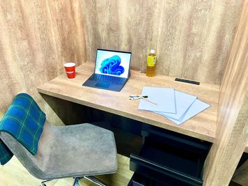 東銀座駅から直結!コワーキングにおススメ!1名様用のワイドブース【5】 - ベンチャーデスク銀座5