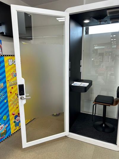 ドコモショップ西大路五条店　テレワークブース - ドコモショップ西大路五条店　テレワークブース