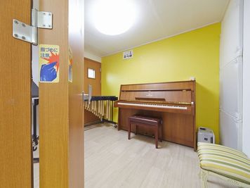 Ｂルーム：防音室 - スポロスタジオ【溝の口駅徒歩２分】🎹ピアノ📶高速WIFI レンタルスペース【3部屋】駅２分　B＋C＋Dルームの室内の写真