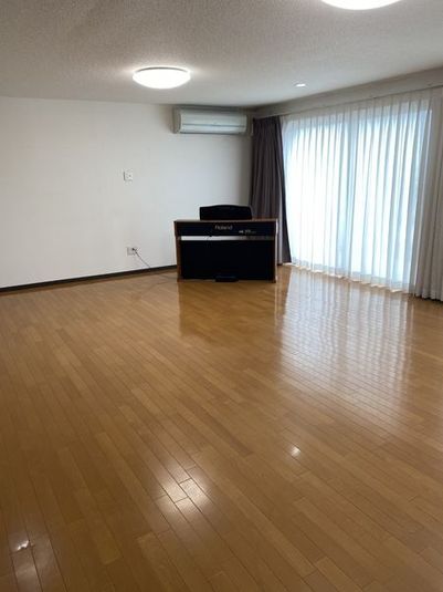 スタジオ　プティ　(Studio Petit à Petit ) - スタジオ プティタプティ