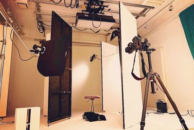 Studio BULK（スタジオバルク） 電動バンクを備えた白ホリスタジオ★天井高3.8mの室内の写真