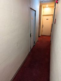 3階エレベーターを出て右手1部屋目が301号室になります。 - 田中ビル301号 【多目的スペース】 ニューリド南浦和 (休憩や会議室に)の入口の写真