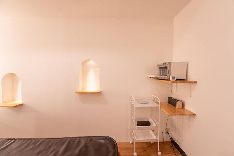 Treatment Room 1 - レンタルサロン　アンチエイジングラボ