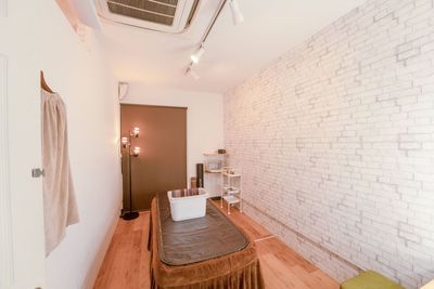 レンタルサロン　アンチエイジングラボ Treatment Room 2の室内の写真