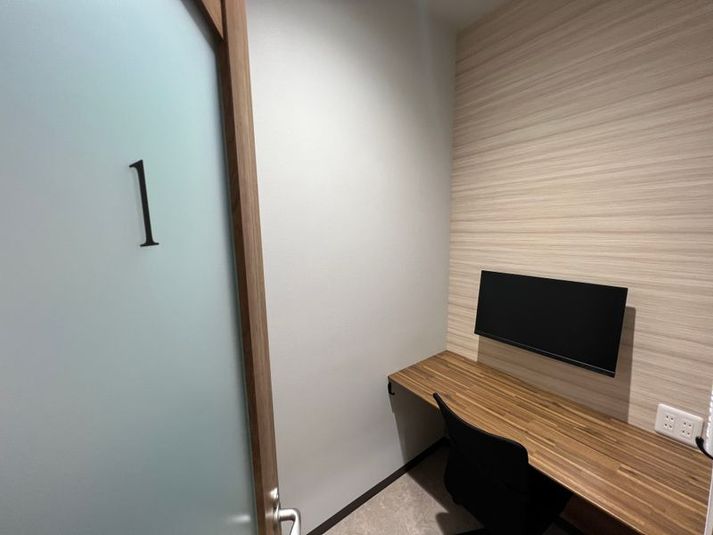 いいオフィス赤羽 【赤羽駅徒歩1分】1名個室（ブース1）の室内の写真