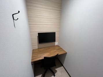 いいオフィス赤羽 【赤羽駅徒歩1分】1名個室（ブース7）の室内の写真