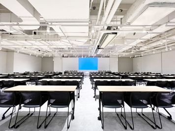 名古屋会議室 広⼩路本町ビルディング ホール&カンファレンス HALL （B1階）の室内の写真