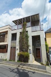 館内および敷地内、いずれも禁煙となります。電子タバコなども同様です。 - 《Fali-Studio》調布三鷹吉祥寺レンタルスペース  キッチンスタジオ【調布🍳三鷹🍲吉祥寺】深大寺の外観の写真