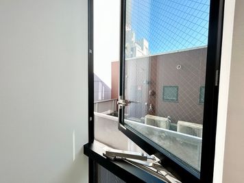 【窓の開閉可能です】 - TIME SHARING 新富町 エスパシオ新富町 6Fの設備の写真