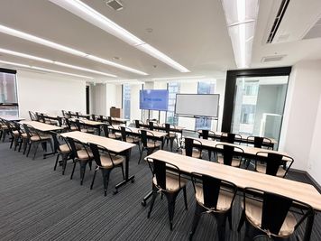 【スクール形式で36名着席可能です！】 - 【閉店】TIME SHARING 新富町 エスパシオ新富町 【閉店】6Fの室内の写真