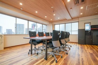 プロジェクター完備の会議室 パーティールームとしても利用可能 - ダイヤモンド悠カントリークラブの室内の写真