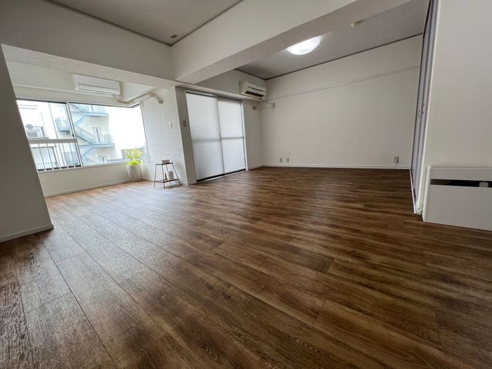 シンプルなデザインが魅力の多目的スペース - Wifi完備 代々木駅徒歩1分スタジオ　ヨガ　ピラティス　ダンス